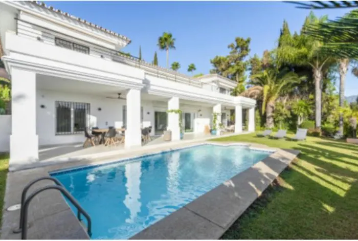 La Albaida Hotel *